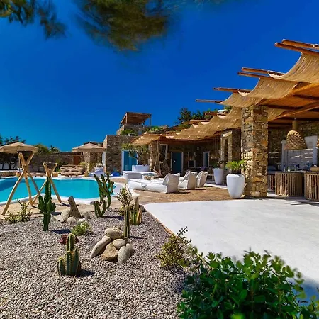Karkos Villa *